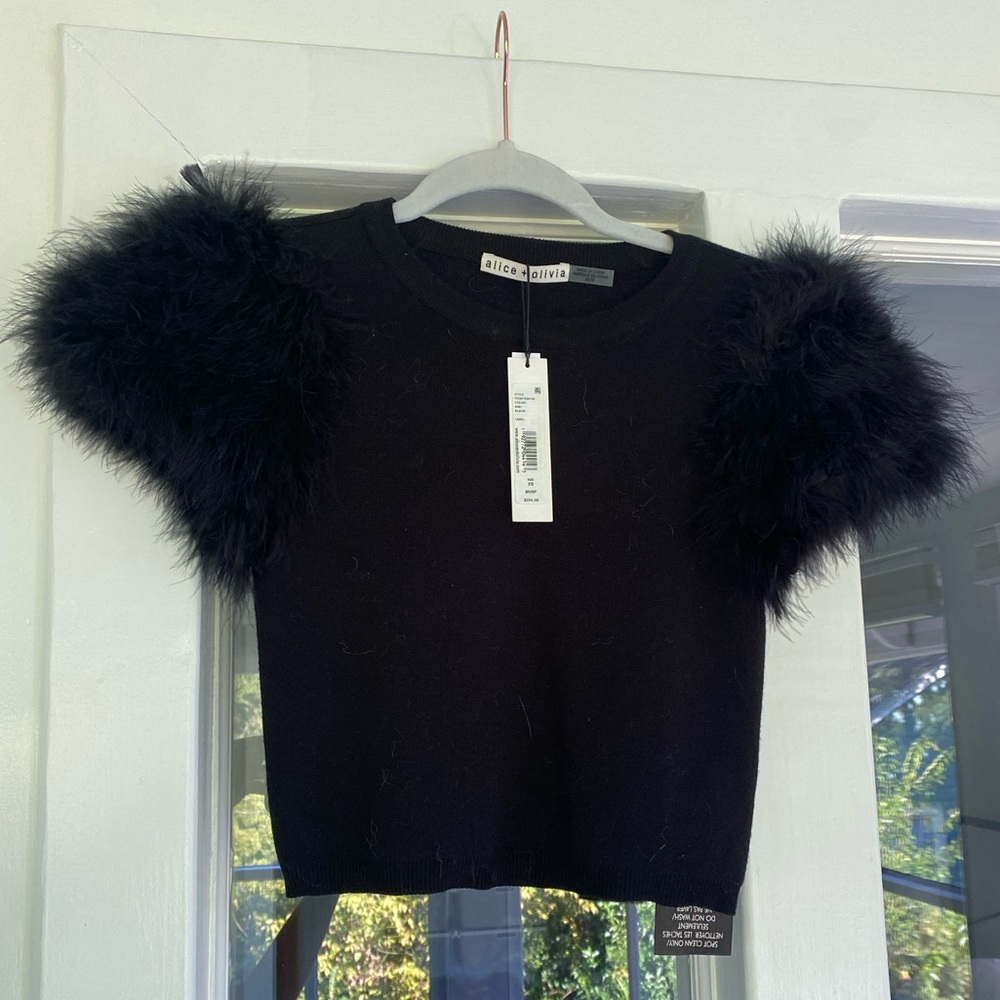 Alice & Olivia black crop sweater in XS - new with tags! Fun feather accent!